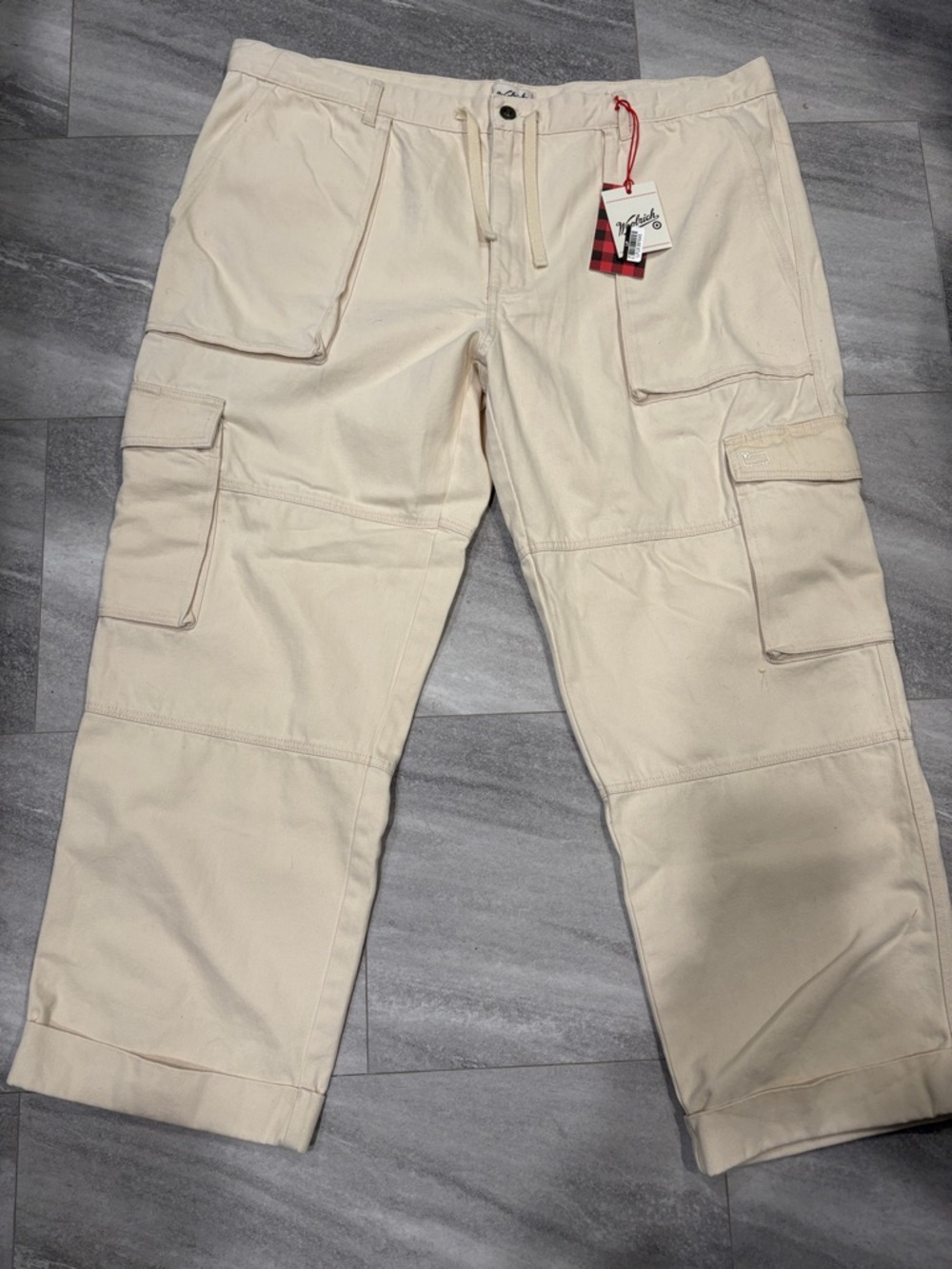 Woolrich women’s Cargo Pants in Cream